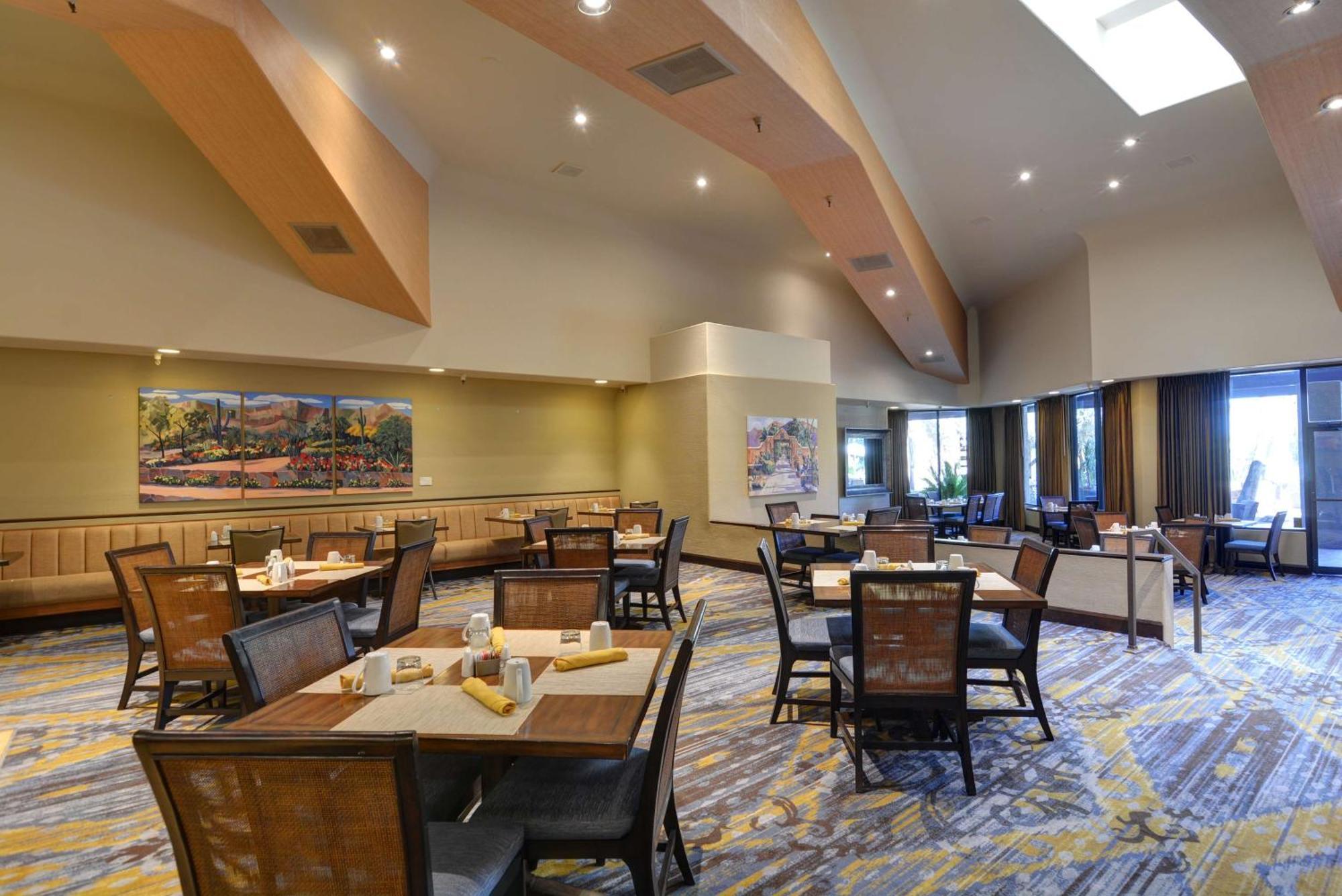 El Conquistador Tucson, A Hilton